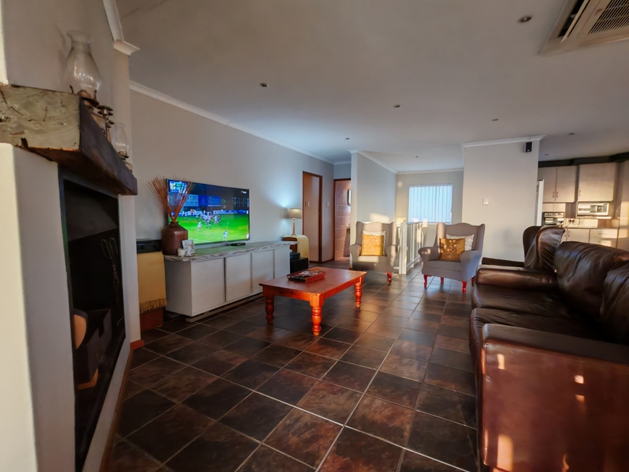 4 Bedroom Property for Sale in De Kelders Western Cape